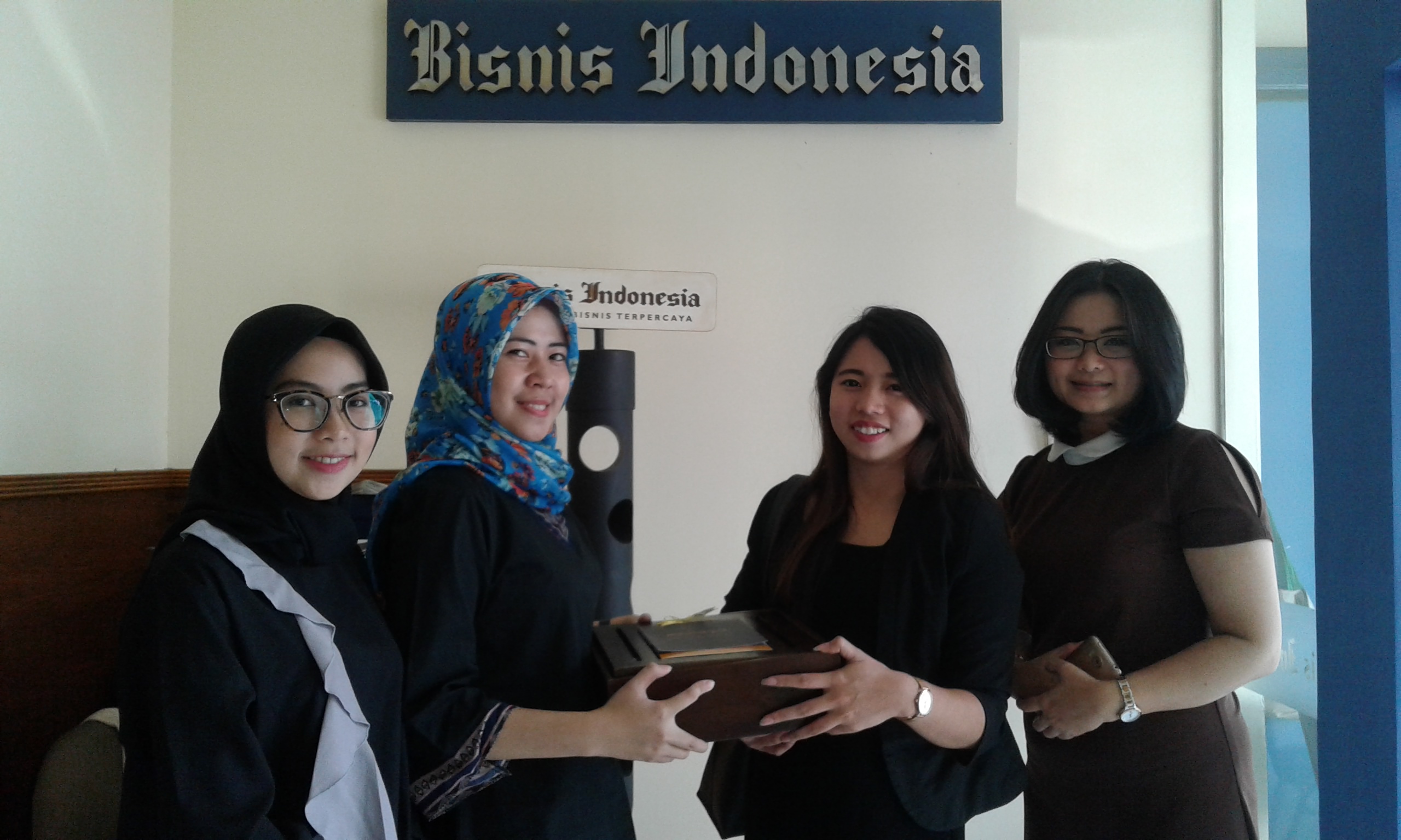 Kunjungan Hotel Bidakara Grand Savoy Homann Bandung Ke Kantor Bisnis Indonesia/Bisnis-Novianti