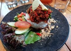 Nasi Ayam Suwir Honje di Kalpa Tree Dine & Chill/Bisnis-Novi