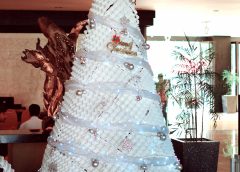 Uniknya Pohon Natal dari Kertas Bekas di Aston Denpasar Hotel & Convention Center/istimewa