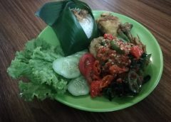 Nikmati Sensasi Pedas dan Gurihnya Menu Serba Ayam di Kurung Ayam Metro Indah Mall Bandung/Bisnis-Novi