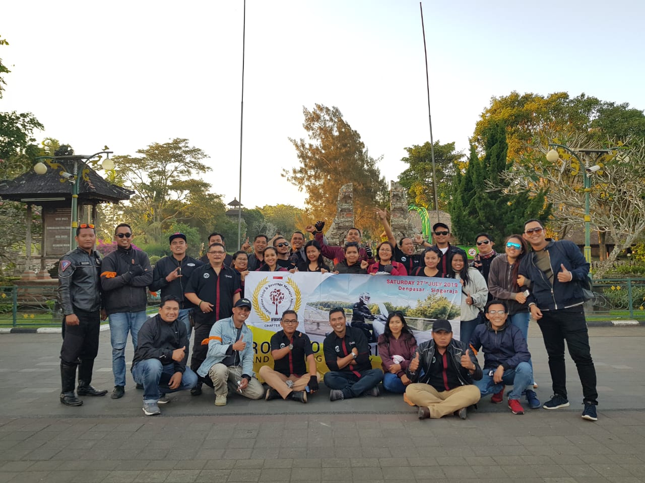 Sambil Touring, IFBMA Beramal untuk Sesama