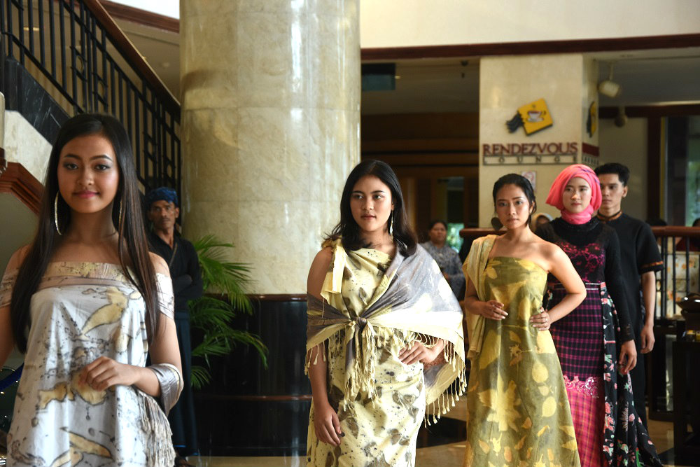 Lumire Hotel and Convention Center Gelar Fashion Show Tenun Baduy