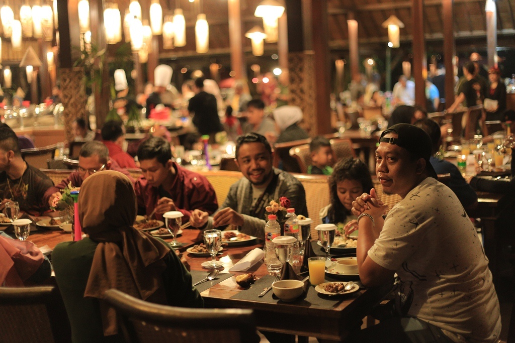 Sambut Bulan Suci Ramadan, Kampung Sampireun Resort & Spa Garut Hadirkan “Bukber Viral”