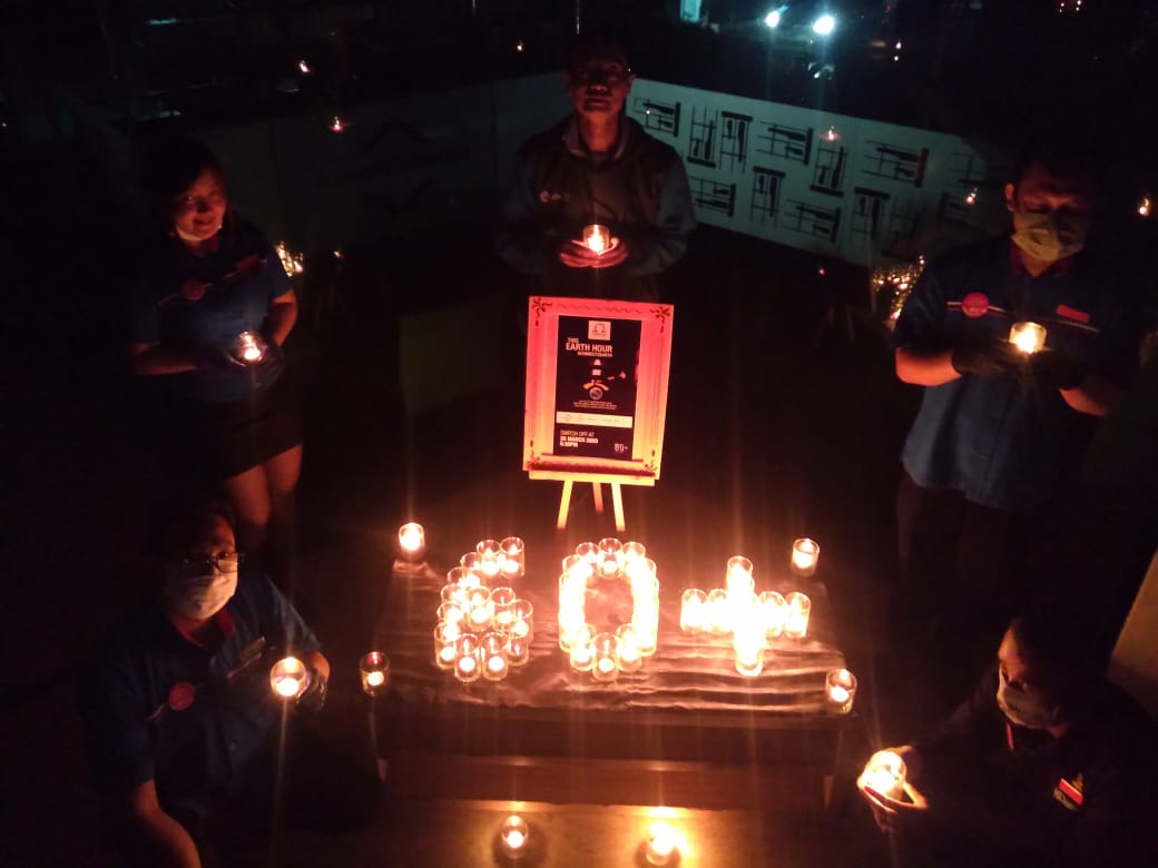 Aksi Earth Hour Grand Cordela Hotel Bandung