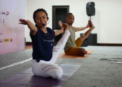 Anjasmara, Hendri Take dan Deera Dewi Meriahkan “The Papandayan Yoga Day”