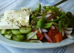 Salad Yunani/Wikipedia