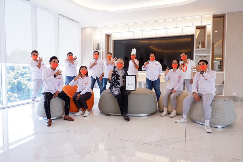 HARRIS Hotel & Conventions Bundaran Satelit Surabaya Raih Sertifikasi Bintang 4