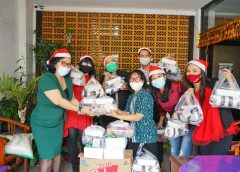 Holiday Inn Bandung Pasteur Berbagi Kasih Natal Bersama Panti Sosial