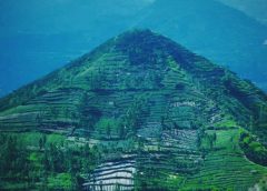 Indahnya Piramid View Gunung Sadahurip, Dieng-nya Garut
